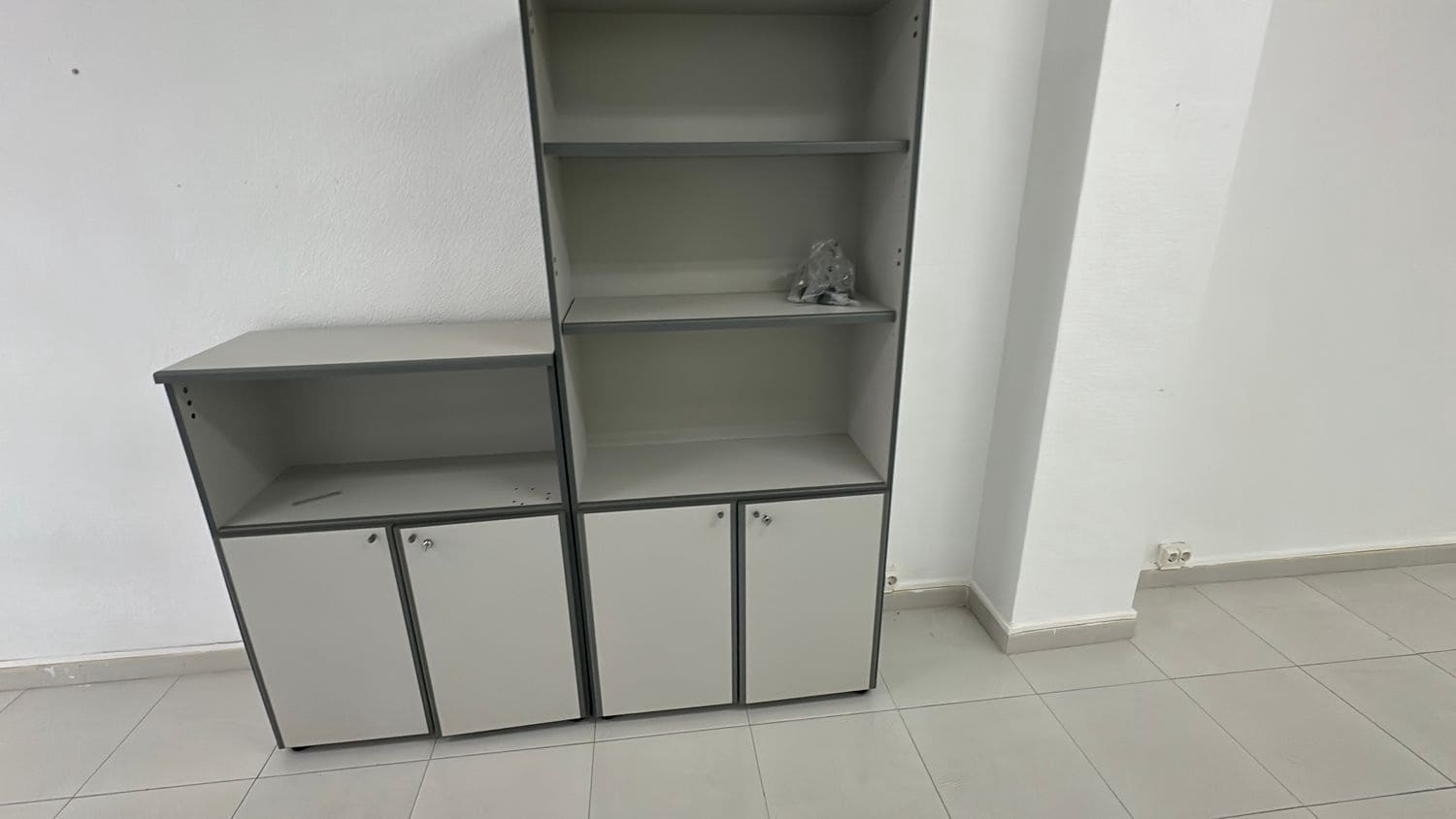 Kontor til leje i Almoradi - € 700 (Ref: 9567978)