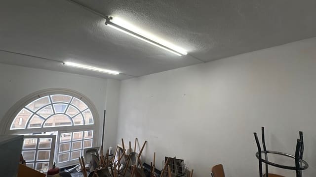 Kontor til leje i Almoradí - € 700 (Ref: 9567978)