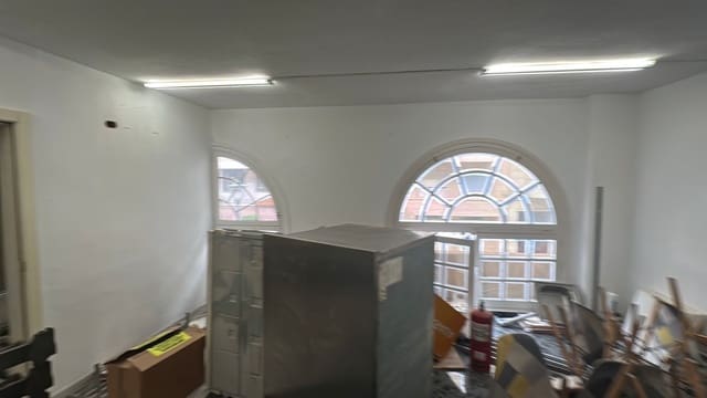 Kontor til leje i Almoradí - € 700 (Ref: 9567978)