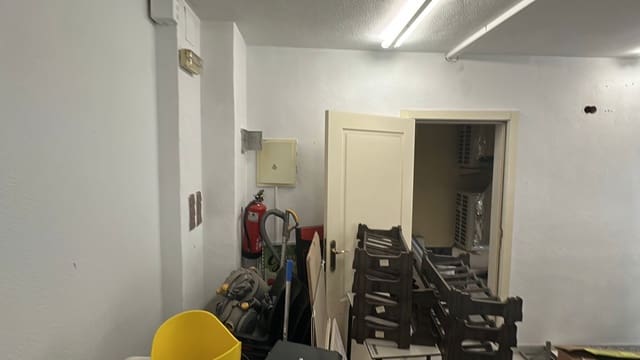 Kontor til leje i Almoradí - € 700 (Ref: 9567978)