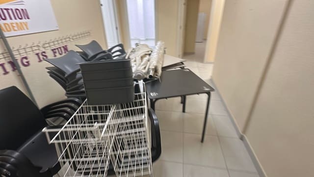 Kontor til leje i Almoradí - € 700 (Ref: 9567978)