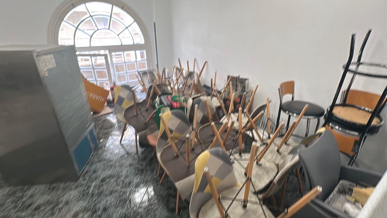 Kontor til leje i Almoradi - € 700 (Ref: 9567978)