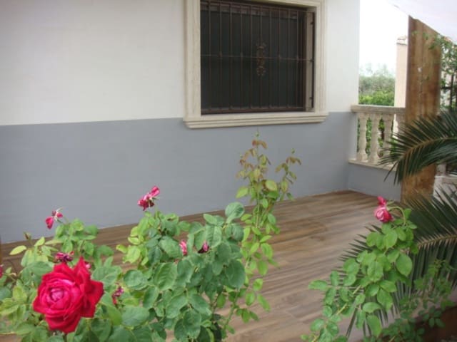 2 soverom Hus til salgs i Molins - Campaneta - San Bartolomé, Orihuela med garasje - € 145 000 (Ref: 9624218)