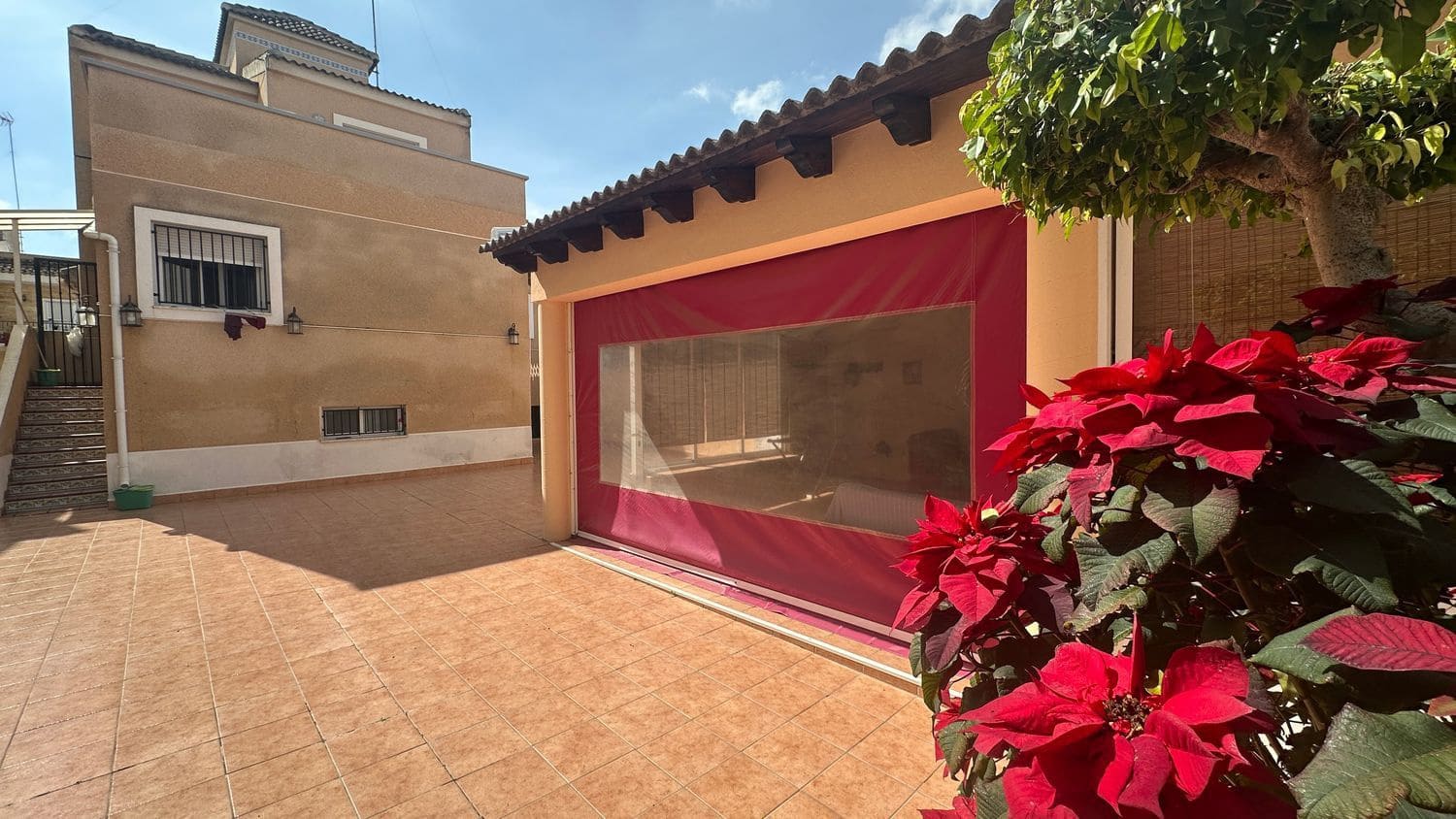 5 bedroom Townhouse for sale in Formentera del Segura with garage - € 377,500 (Ref: 9676720)