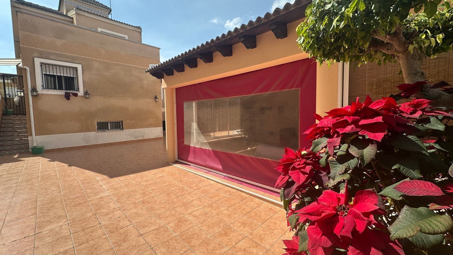 5 bedroom Townhouse for sale in Formentera del Segura with garage - € 377,500 (Ref: 9676720)