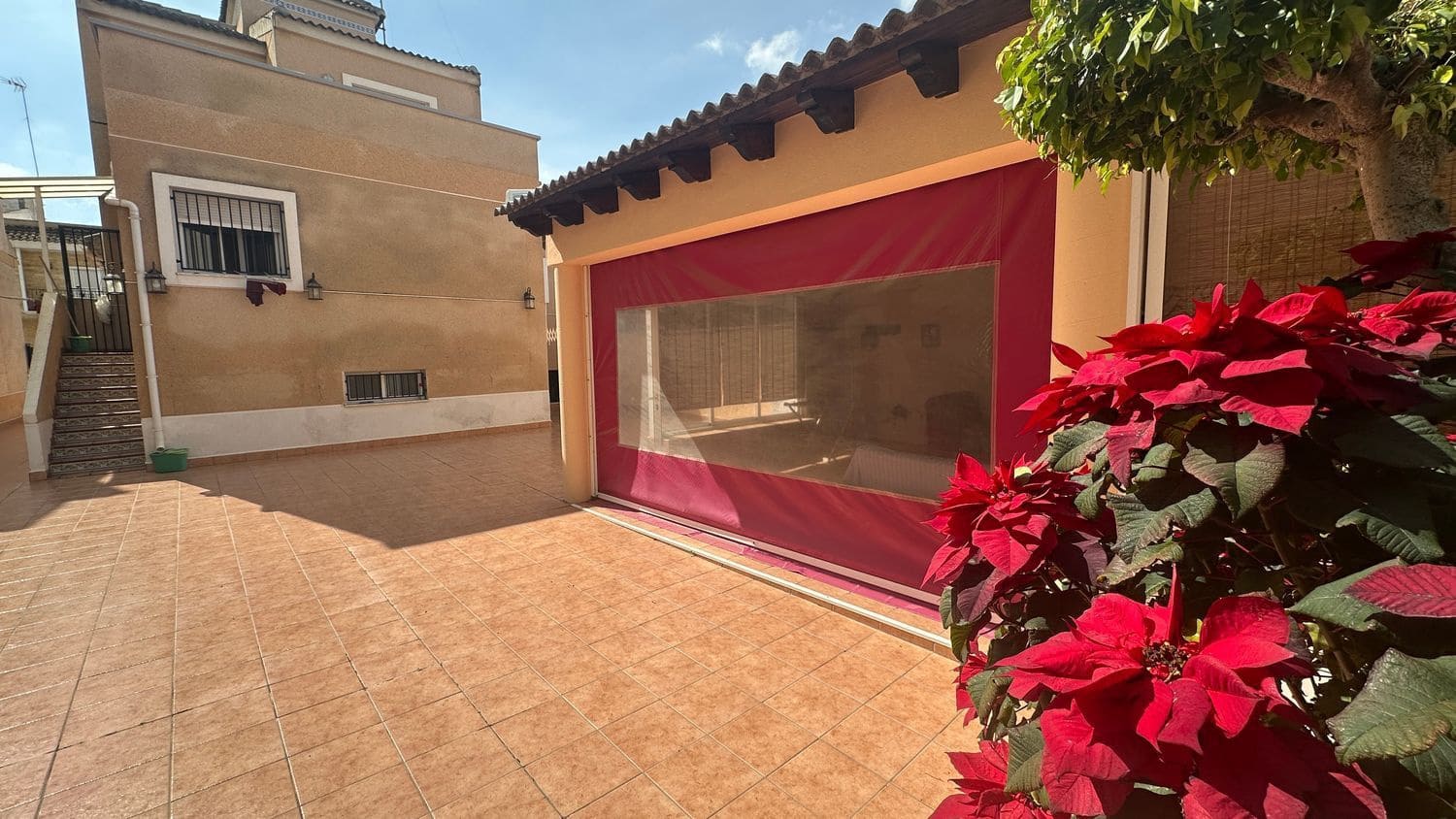 5 bedroom Townhouse for sale in Formentera del Segura with garage - € 377,500 (Ref: 9676720)