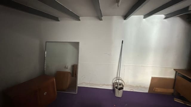 Kommersiell til leie i Almoradí - € 800 (Ref: 9819841)