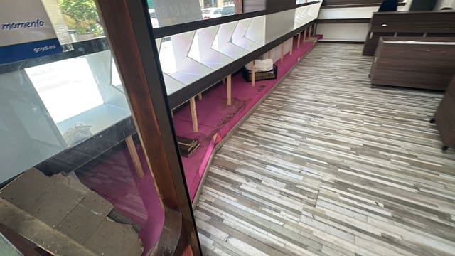 Kommersiell til leie i Almoradí - € 800 (Ref: 9819841)
