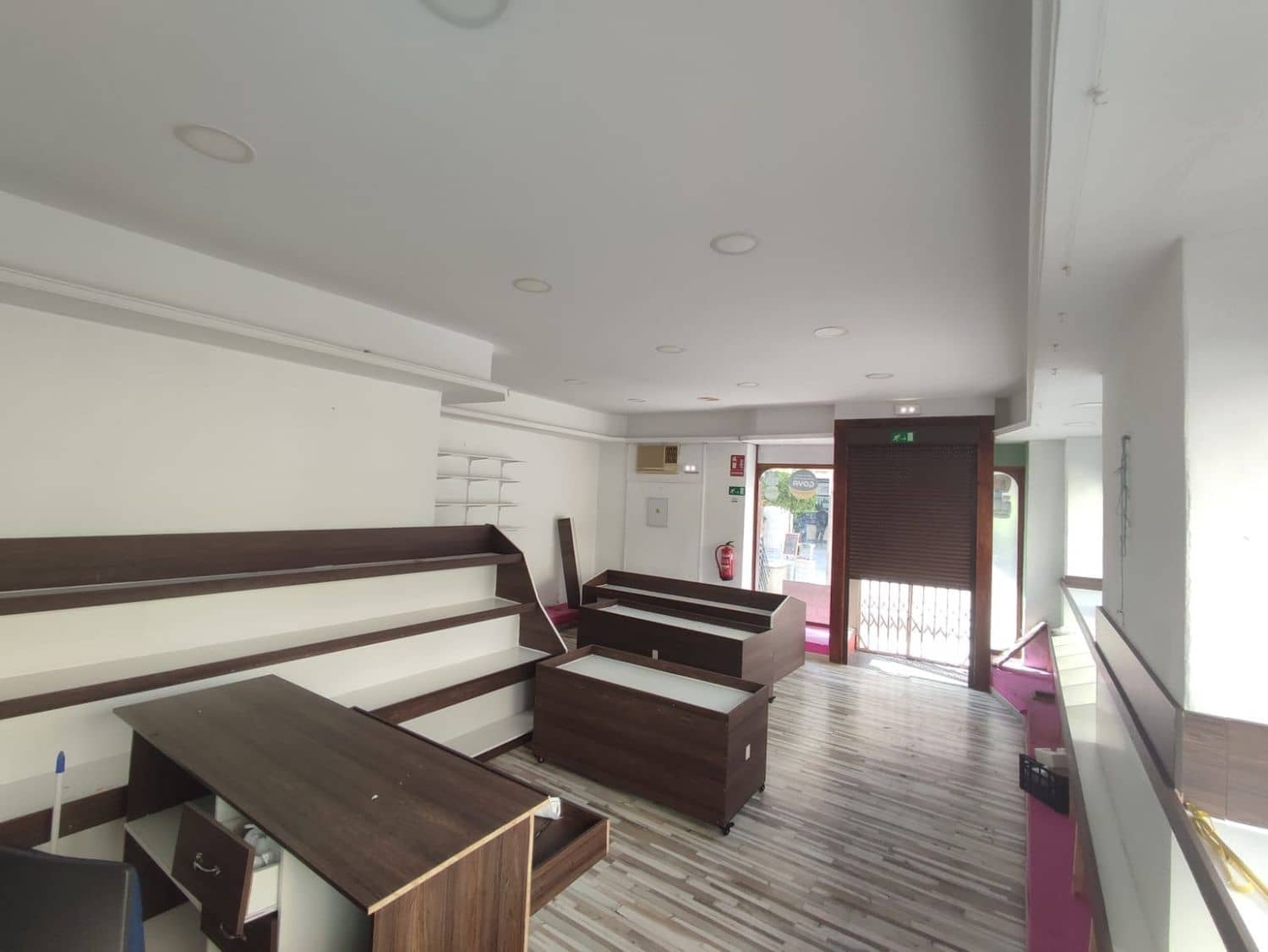 Kommersiell til leie i Almoradi - € 800 (Ref: 9819841)