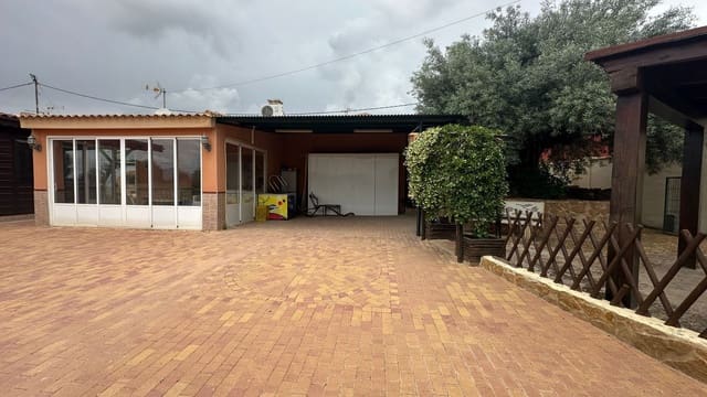 Chalet de 3 habitaciones en La Murada - Los Vicentes, Orihuela en alquiler con piscina garaje - 1.000 € (Ref: 9824264)