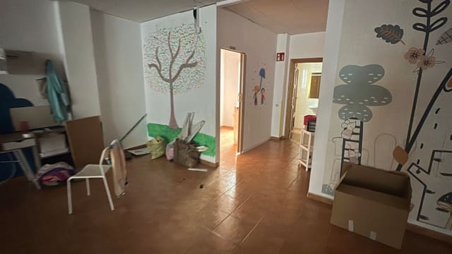Erhverv til salg i Rafal - € 190.000 (Ref: 9861408)