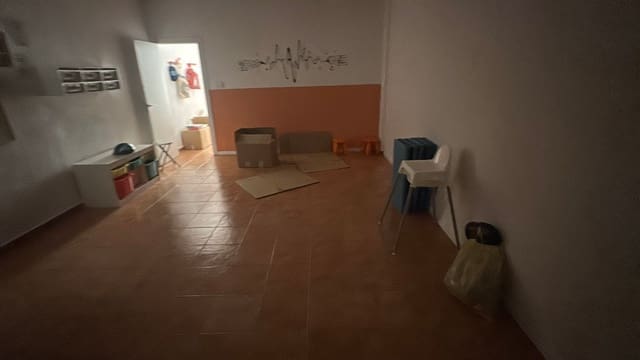 Erhverv til salg i Rafal - € 190.000 (Ref: 9861408)