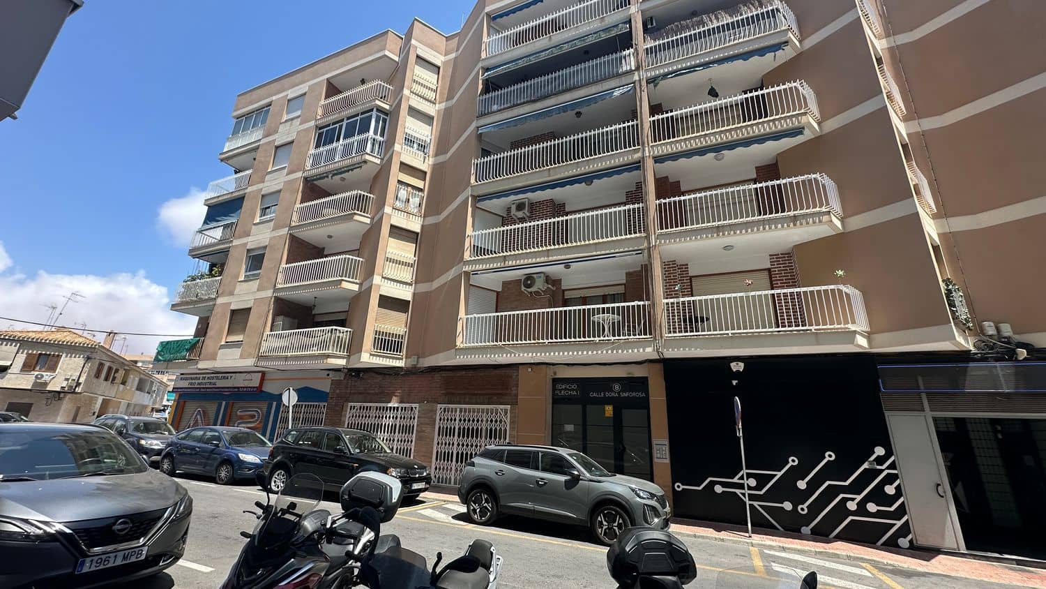 3 soveværelse Lejlighed til salg i Torrevieja med garage - € 140.000 (Ref: 9895557)