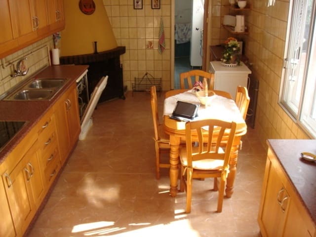 3 makuuhuone Maalaistalo vuokrattavana paikassa Molins - Campaneta - San Bartolomé, Orihuela mukana 
autotalli - 850 € (Ref: 9946891)