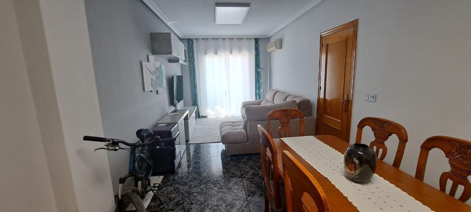 2 slaapkamer Appartement te koop in Orihuela met garage - € 77.900 (Ref: 9999511)