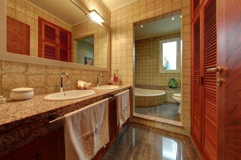 3 bedroom Villa for sale in Roquetes with pool garage - € 465,000 (Ref: 6495358)