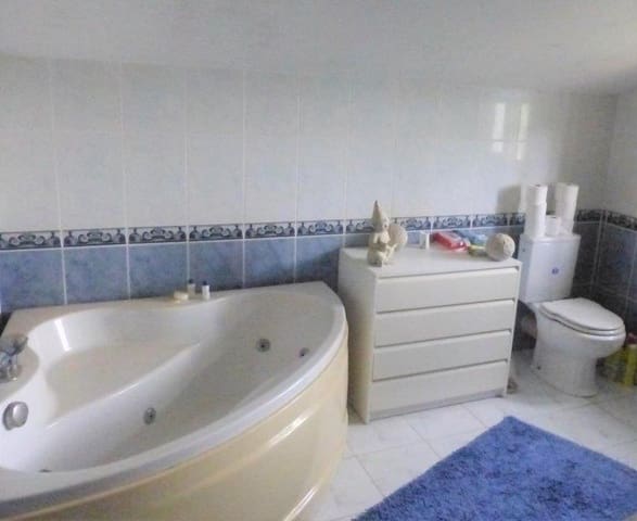 6 bedroom Villa for sale in El Perelló with pool garage - € 850,000 (Ref: 6644410)