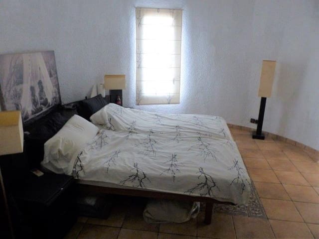 6 bedroom Villa for sale in El Perelló with pool garage - € 850,000 (Ref: 6644410)