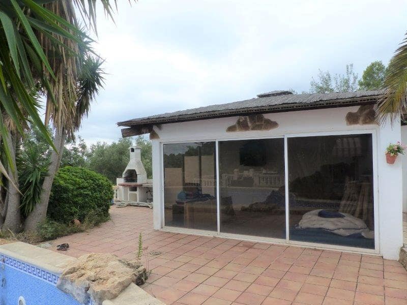 Chalet de 6 habitaciones en El Perelló en venta con piscina garaje - 850.000 € (Ref: 6644410)