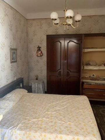 4 quarto Casa em Banda para venda em Rasquera com piscina - 80 000 € (Ref: 6997557)