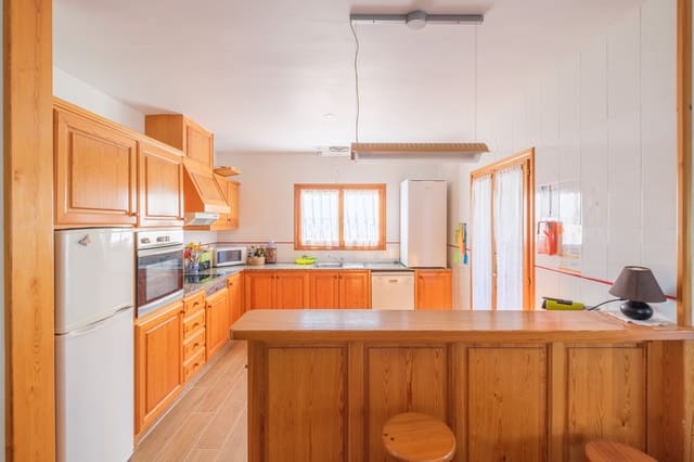 3 bedroom Villa for sale in L'Ampolla with pool garage - € 550,000 (Ref: 7901747)