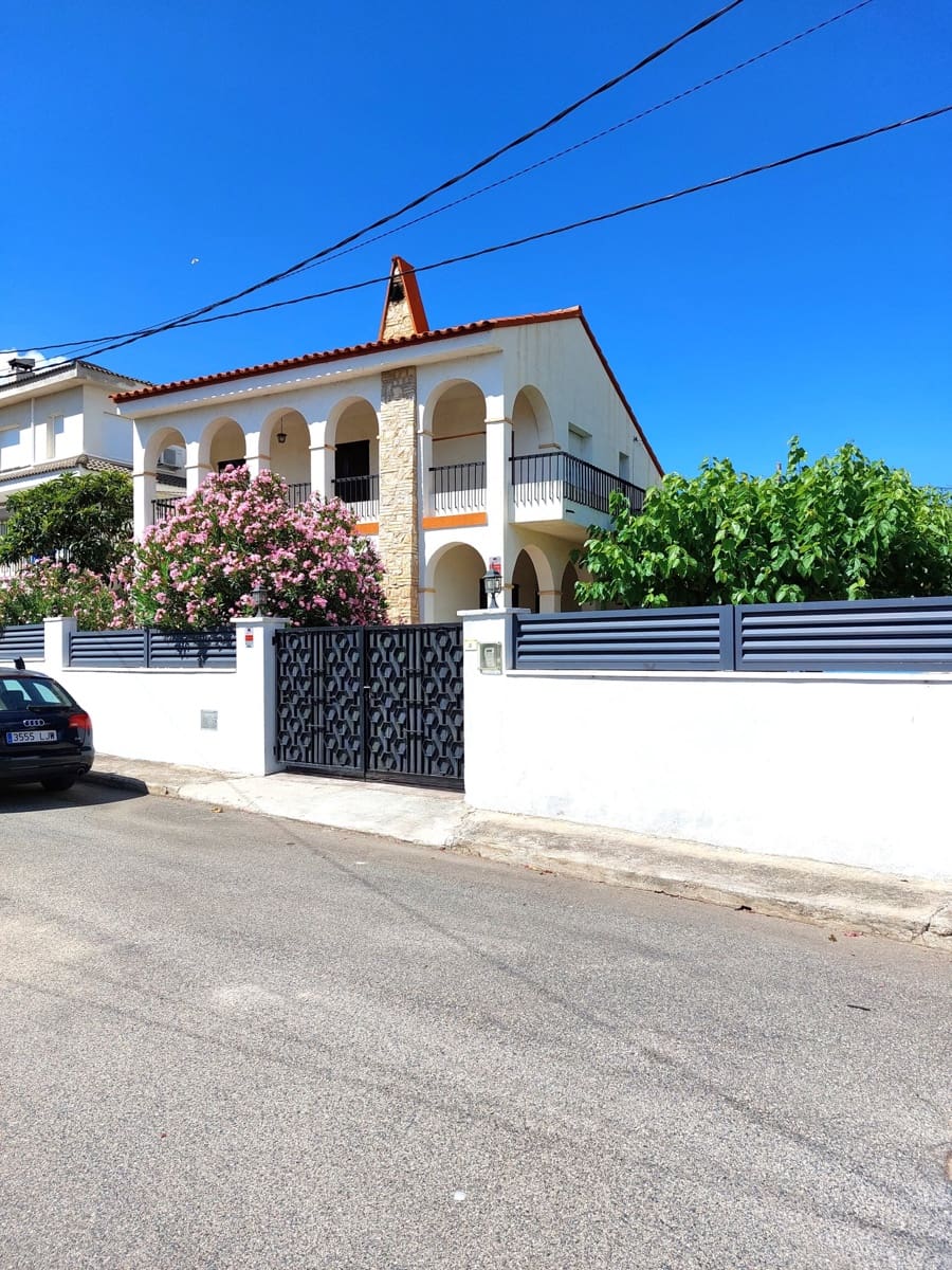 5 quarto Moradia para venda em L'Ampolla com piscina garagem - 349 900 € (Ref: 8005379)