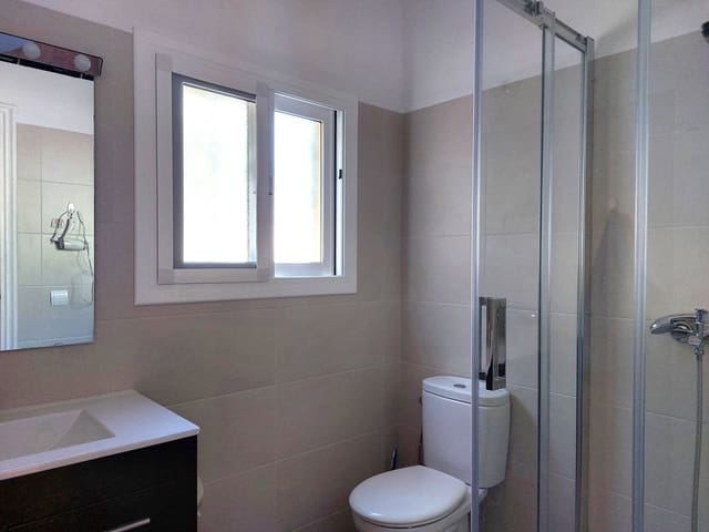 Chalet de 5 habitaciones en L'Ampolla en venta con piscina garaje - 349.900 € (Ref: 8005379)