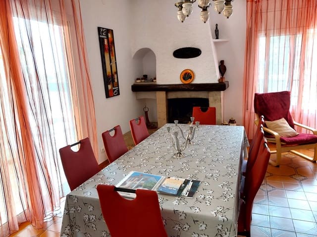 Chalet de 5 habitaciones en L'Ampolla en venta con piscina garaje - 349.900 € (Ref: 8005379)