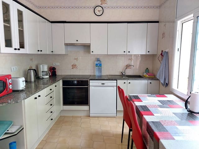 Chalet de 5 habitaciones en L'Ampolla en venta con piscina garaje - 349.900 € (Ref: 8005379)