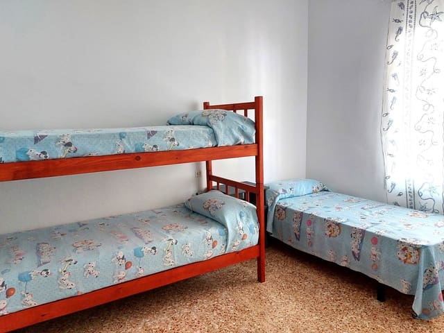 Chalet de 5 habitaciones en L'Ampolla en venta con piscina garaje - 349.900 € (Ref: 8005379)