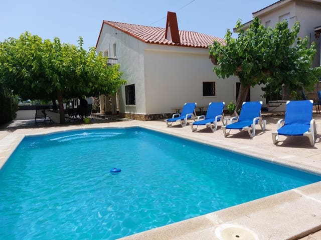 Chalet de 5 habitaciones en L'Ampolla en venta con piscina garaje - 349.900 € (Ref: 8005379)