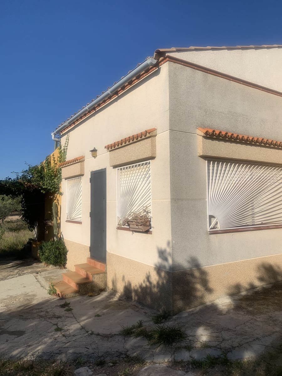 2 bedroom Finca/Country House for sale in Camarles with garage - € 145,000 (Ref: 8915824)