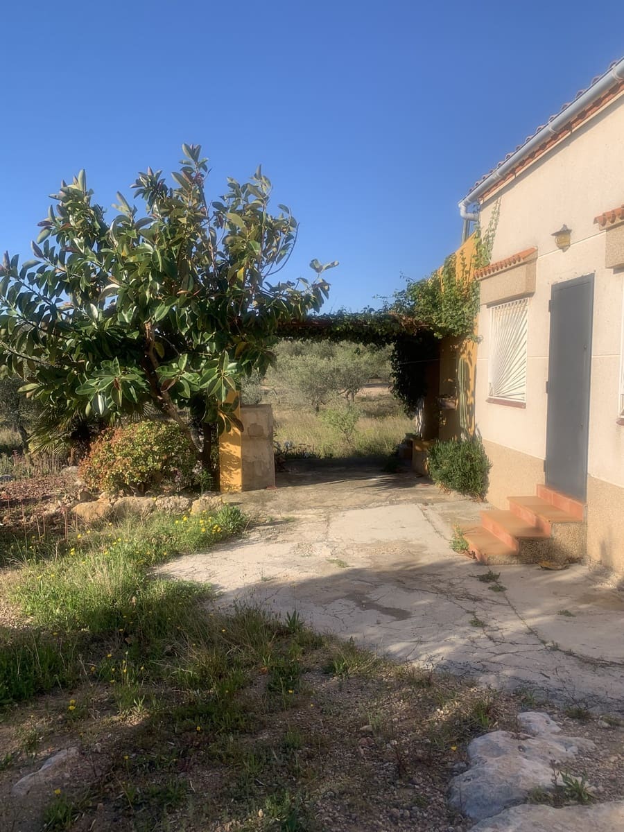 2 bedroom Finca/Country House for sale in Camarles with garage - € 145,000 (Ref: 8915824)
