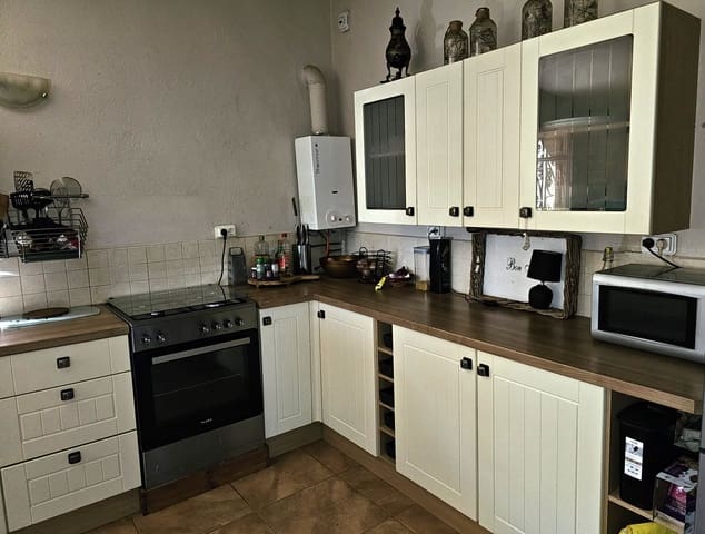 21 makuuhuone Maalaistalo myytävänä paikassa Tivissa - 179 000 € (Ref: 9227891)