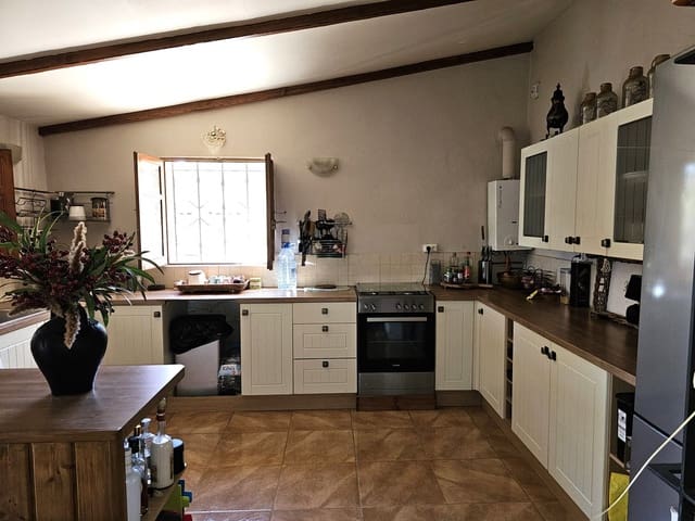 2 sypialnia Finka/Dom wiejski na sprzedaż w Tivissa z garażem - 155 000 € (Ref: 9227891)
