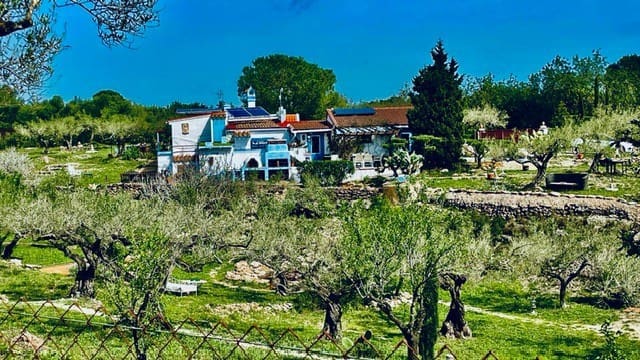 5 bedroom Finca/Country House for sale in Camarles with garage - € 459,000 (Ref: 9447026)