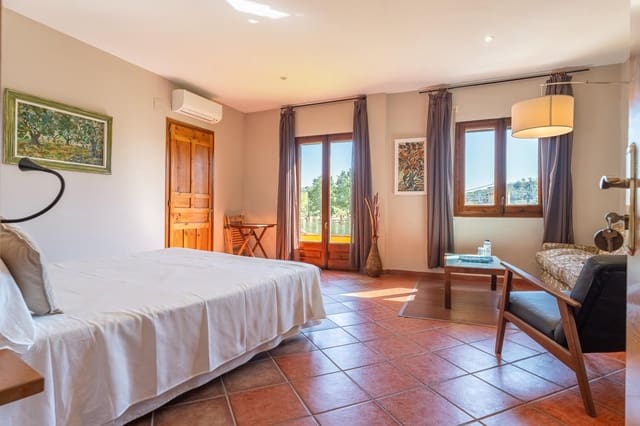 6 soveværelse Finca/Landehus til salg i Falset med garage - € 900.000 (Ref: 9680567)