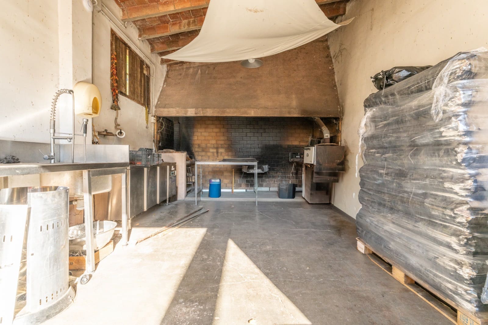 6 soveværelse Finca/Landehus til salg i Falset med garage - € 900.000 (Ref: 9680567)