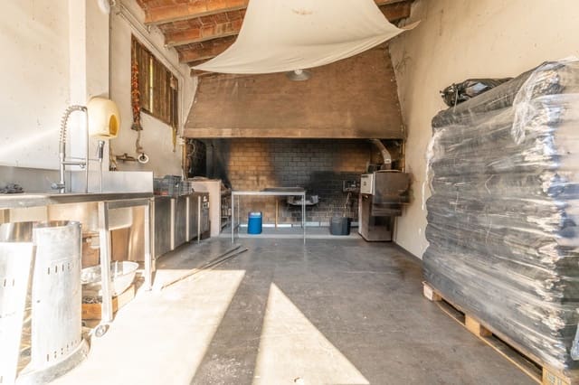 6 soveværelse Finca/Landehus til salg i Falset med garage - € 900.000 (Ref: 9680567)