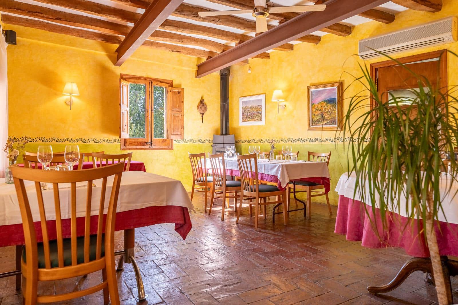 6 soveværelse Finca/Landehus til salg i Falset med garage - € 900.000 (Ref: 9680567)