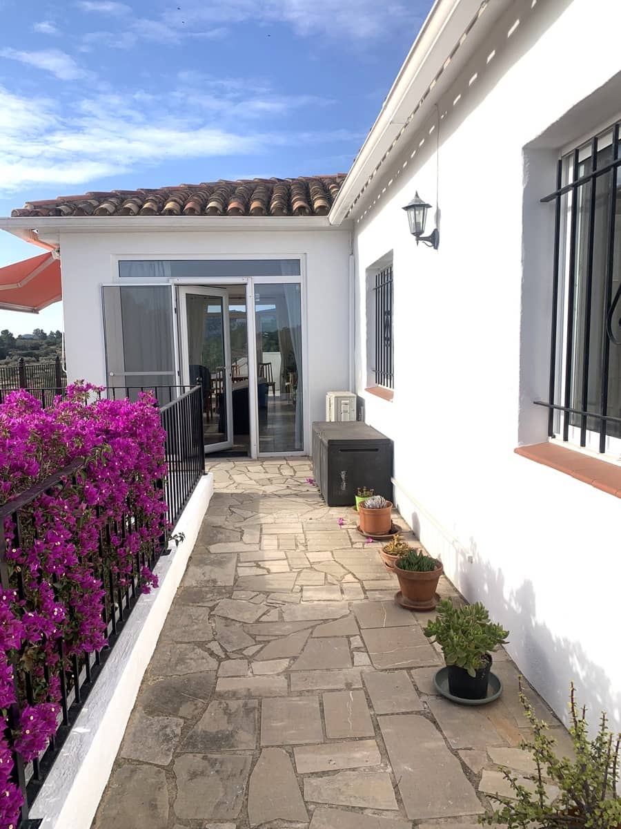 4 bedroom Finca/Country House for sale in El Perello with pool garage - € 515,000 (Ref: 9720568)