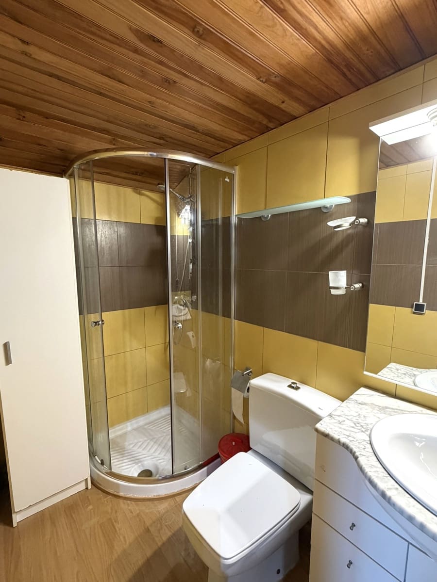 5 sypialnia Finka/Dom wiejski na sprzedaż w Flix z basenem garażem - 390 000 € (Ref: 9793612)