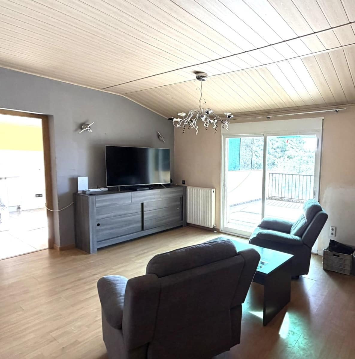 5 sypialnia Finka/Dom wiejski na sprzedaż w Flix z basenem garażem - 390 000 € (Ref: 9793612)