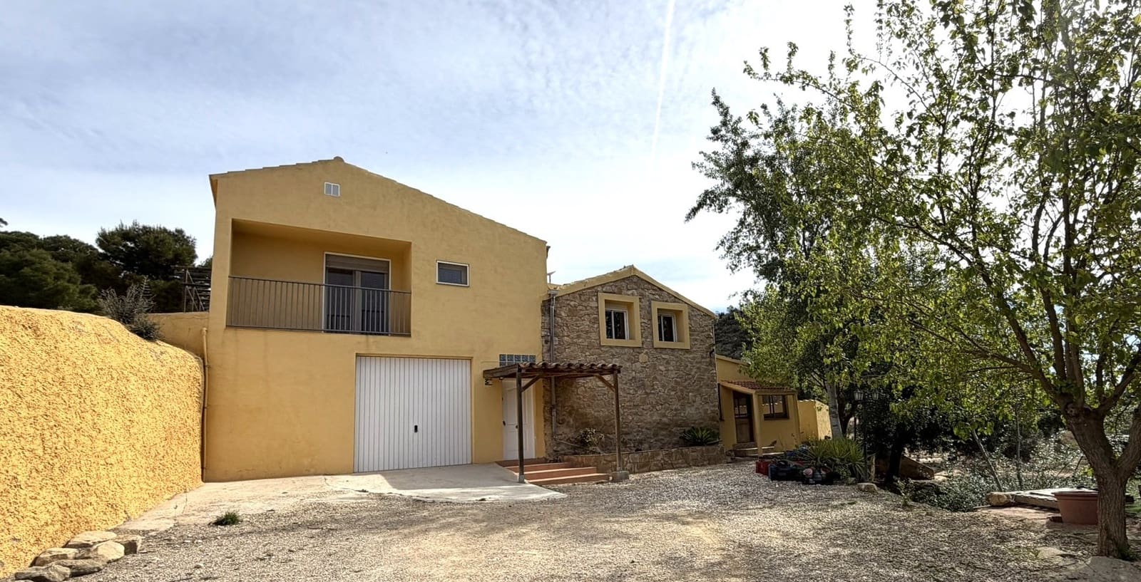 5 sypialnia Finka/Dom wiejski na sprzedaż w Flix z basenem garażem - 390 000 € (Ref: 9793612)