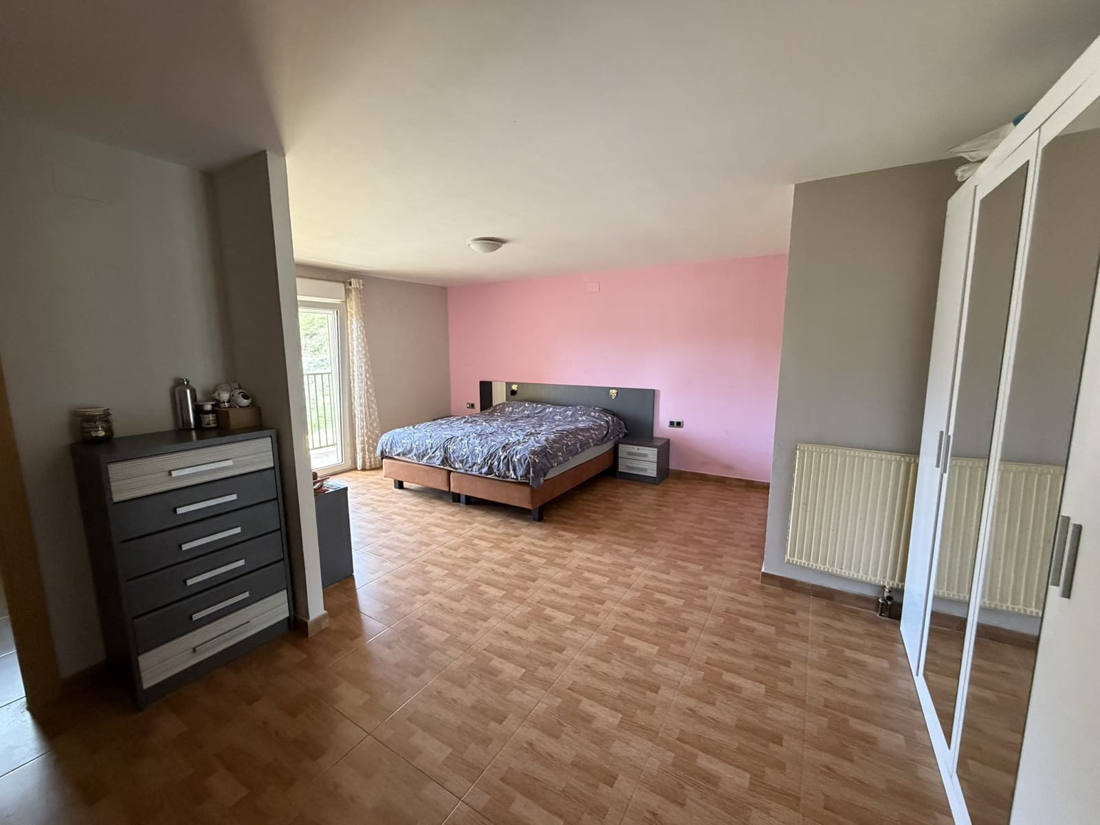 5 sypialnia Finka/Dom wiejski na sprzedaż w Flix z basenem garażem - 390 000 € (Ref: 9793612)