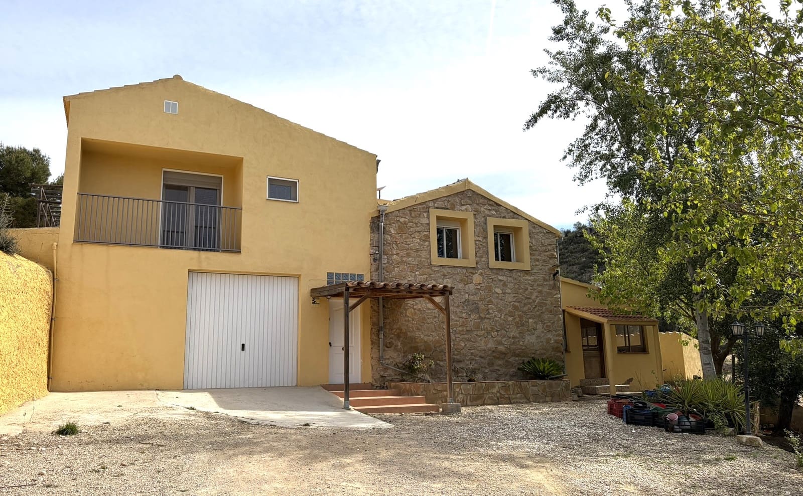 5 sypialnia Finka/Dom wiejski na sprzedaż w Flix z basenem garażem - 390 000 € (Ref: 9793612)