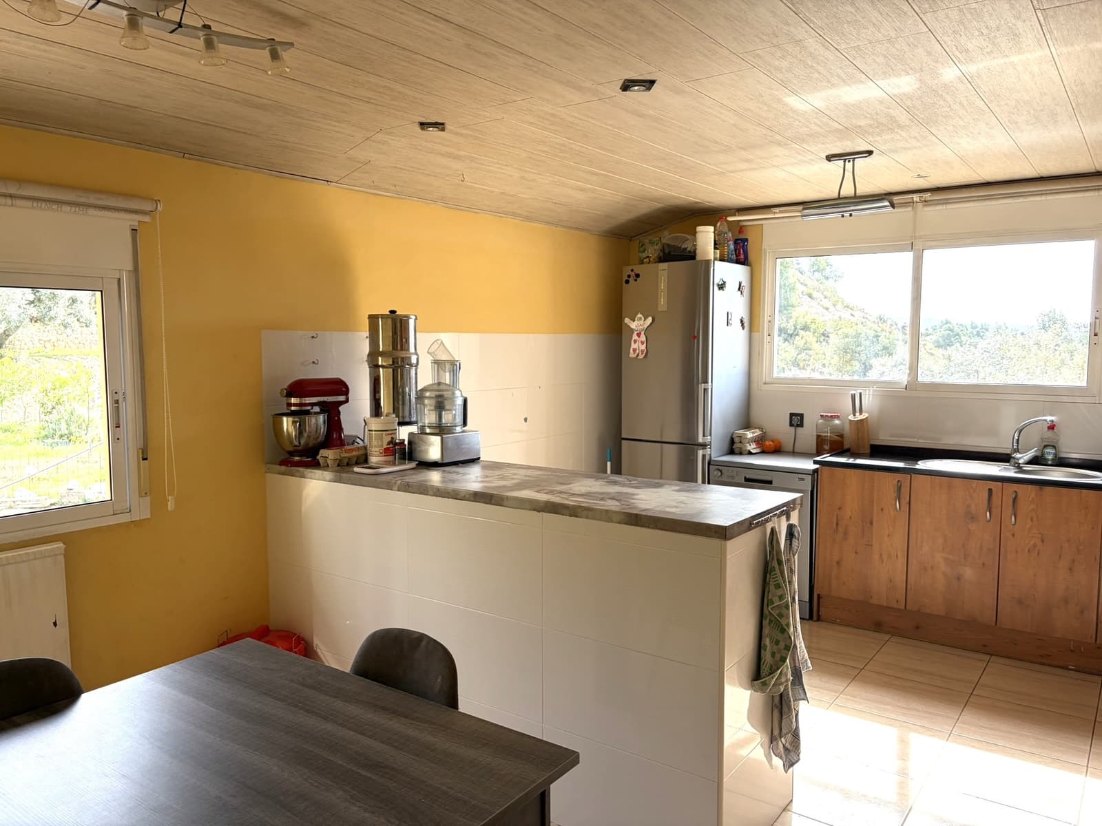 5 sypialnia Finka/Dom wiejski na sprzedaż w Flix z basenem garażem - 390 000 € (Ref: 9793612)