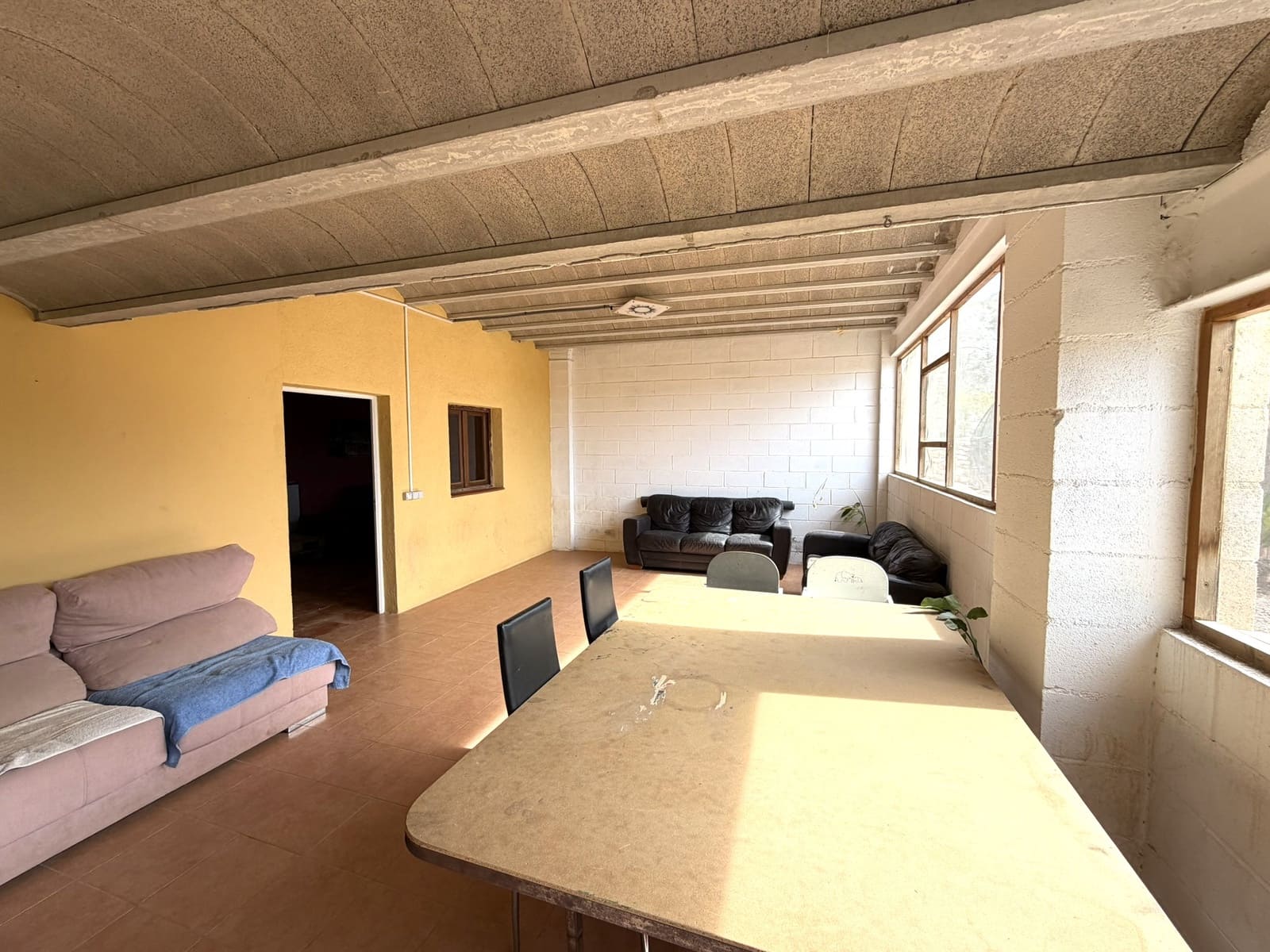 5 sypialnia Finka/Dom wiejski na sprzedaż w Flix z basenem garażem - 390 000 € (Ref: 9793612)