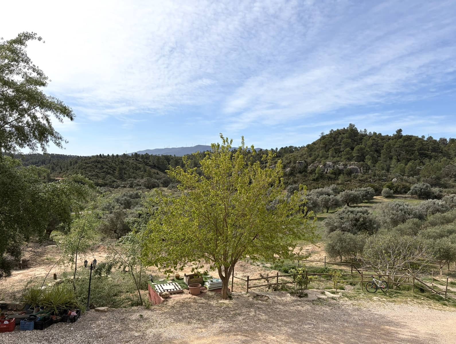 5 sypialnia Finka/Dom wiejski na sprzedaż w Flix z basenem garażem - 390 000 € (Ref: 9793612)