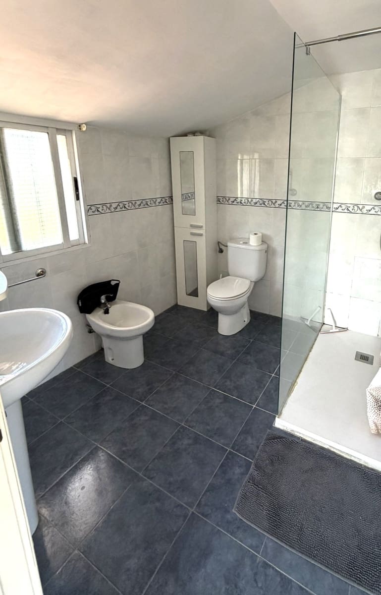 4 soverom Finca/Herregård til salgs i Asco med svømmebasseng - € 369 000 (Ref: 9834657)